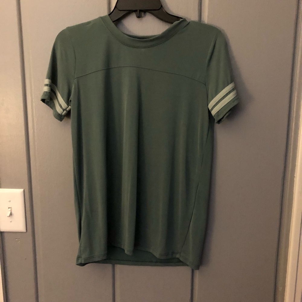 🌼ARMY GREEN TEE SHIRT🌼